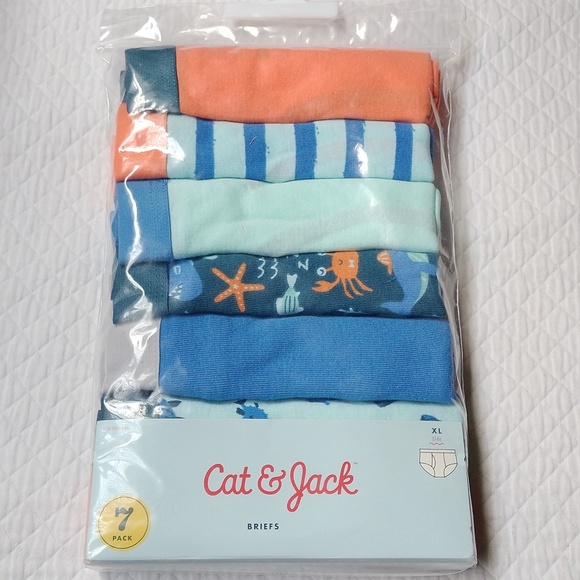 Cat & Jack Other - Cat and Jack 7 Pack Friends. Shark/Sea/Lgbly.